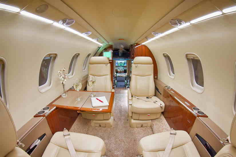 бизнес джет Learjet 40 XR